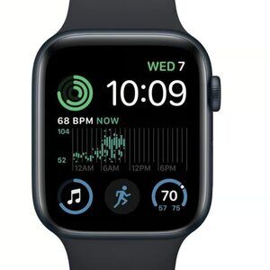 Apple Watch SE GPS 40mm + Charger (Excellent Condition)
